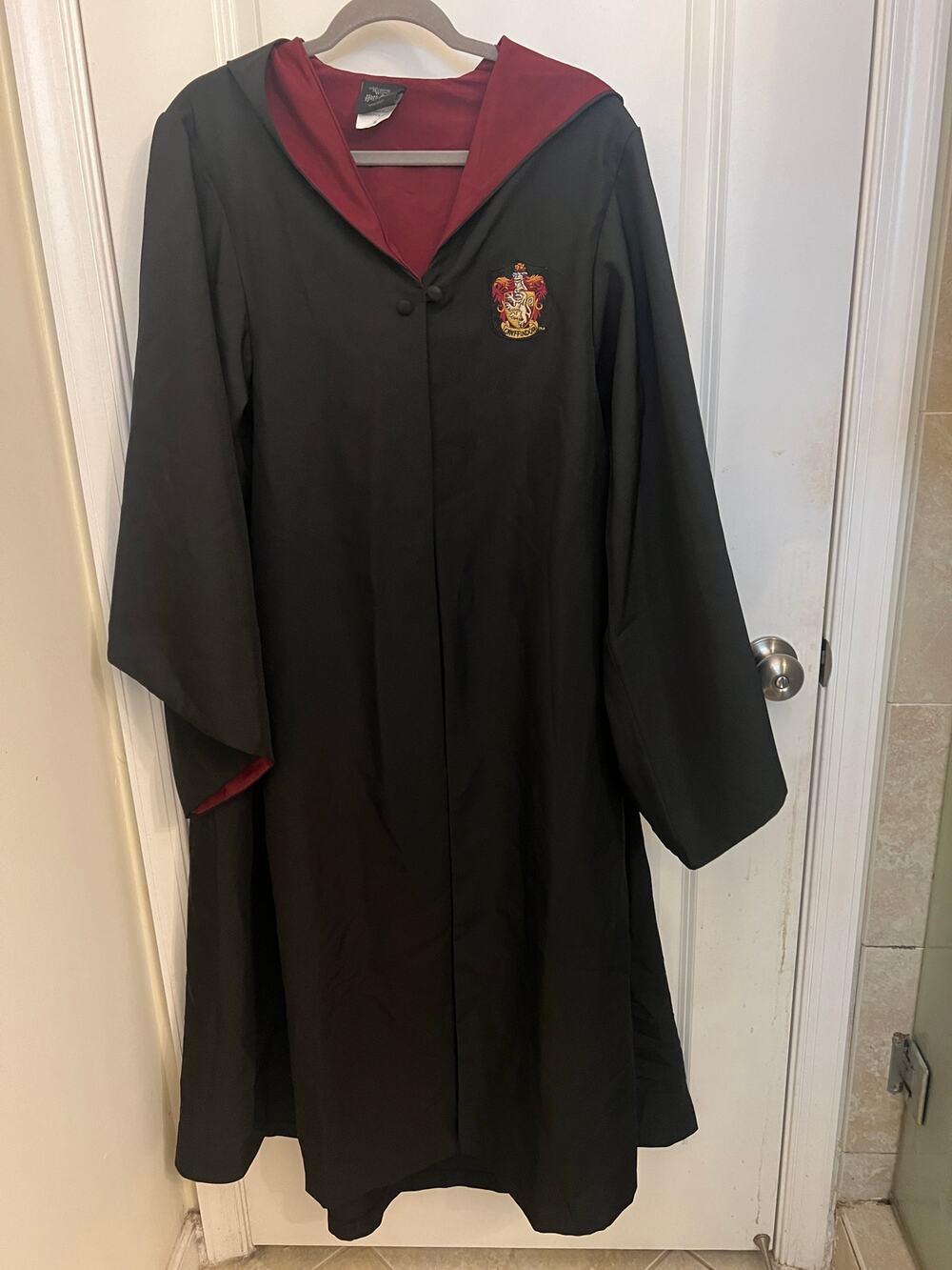 Universal Orlando Wizarding World of Harry Potter Gryffindor Adult Robe Small